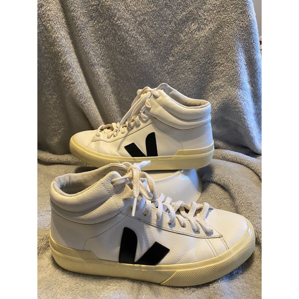 Veja Women's Minotaur High Top Sneaker White / Black Sz US 9.5 / EU 41